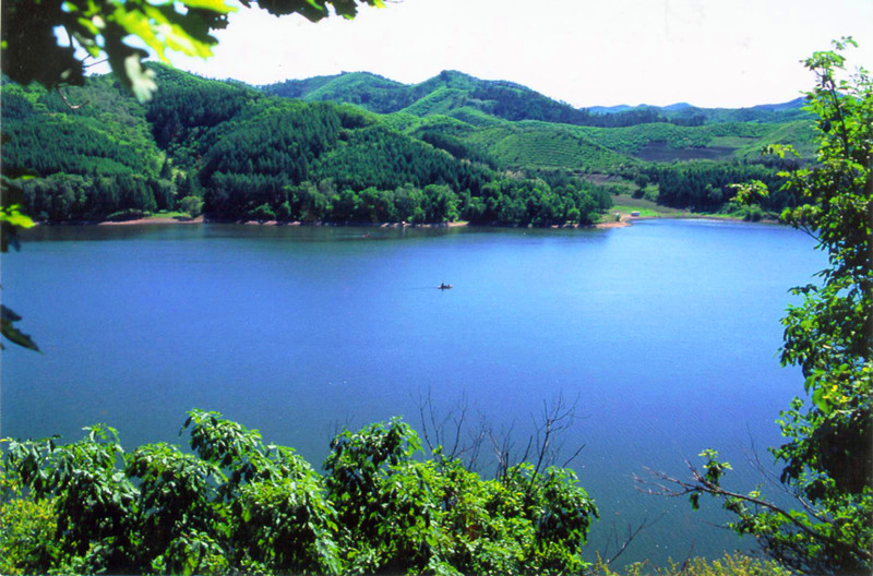 宝兴水库风景区